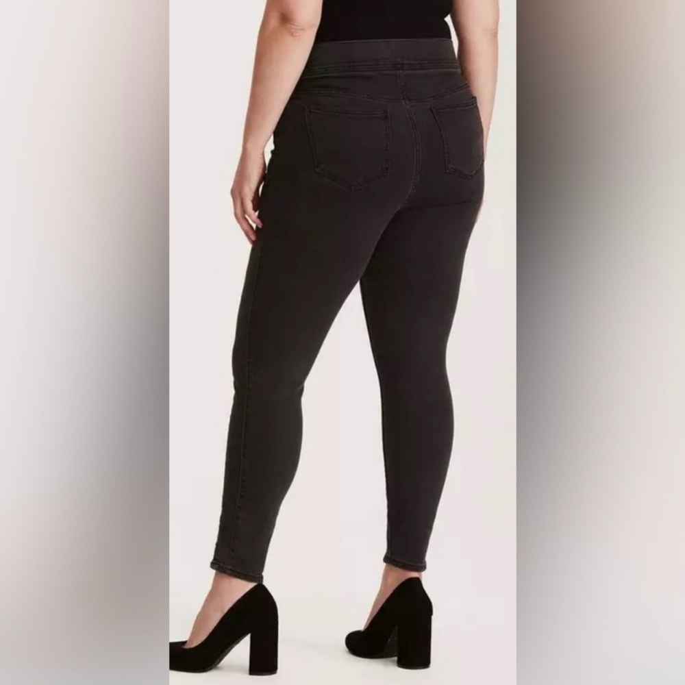 Black Lace-Up Jeggings - Picture 3 of 10